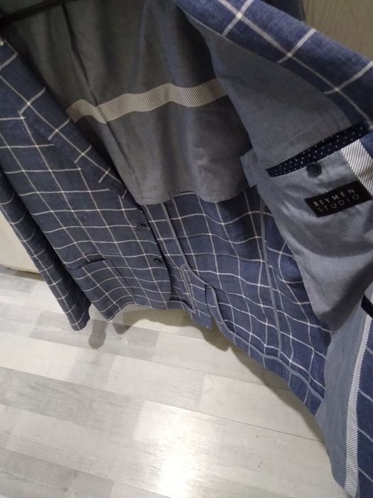 Продаю костюм подростковый и пиджак