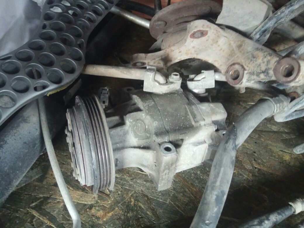Toyota Yaris-на части
