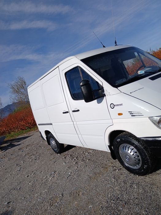 Vând Mercedes sprinter