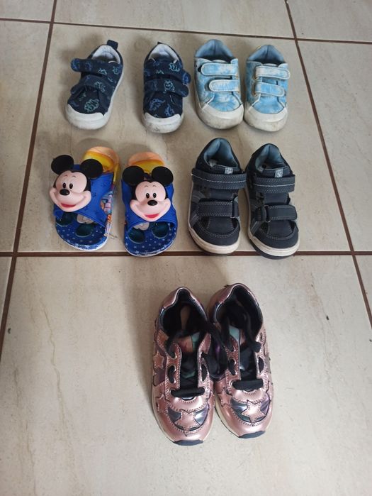 Vand lot papuci baieti nr 23