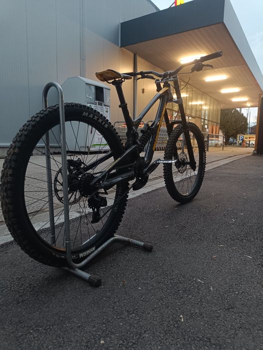 Nukeproof dissent 275 comp downhill, enduro