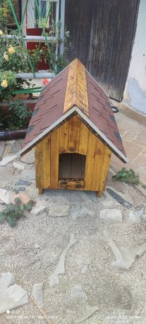 Изработка на кучешки колиби