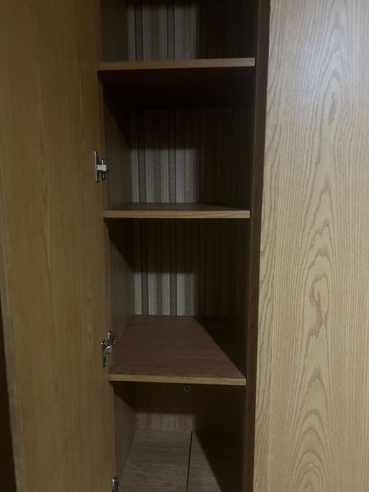 Продам встроенный шифонер(без верха)