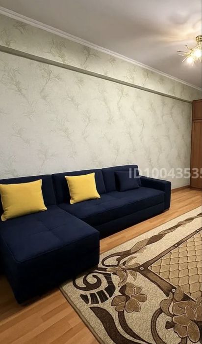 Диван синего цвета