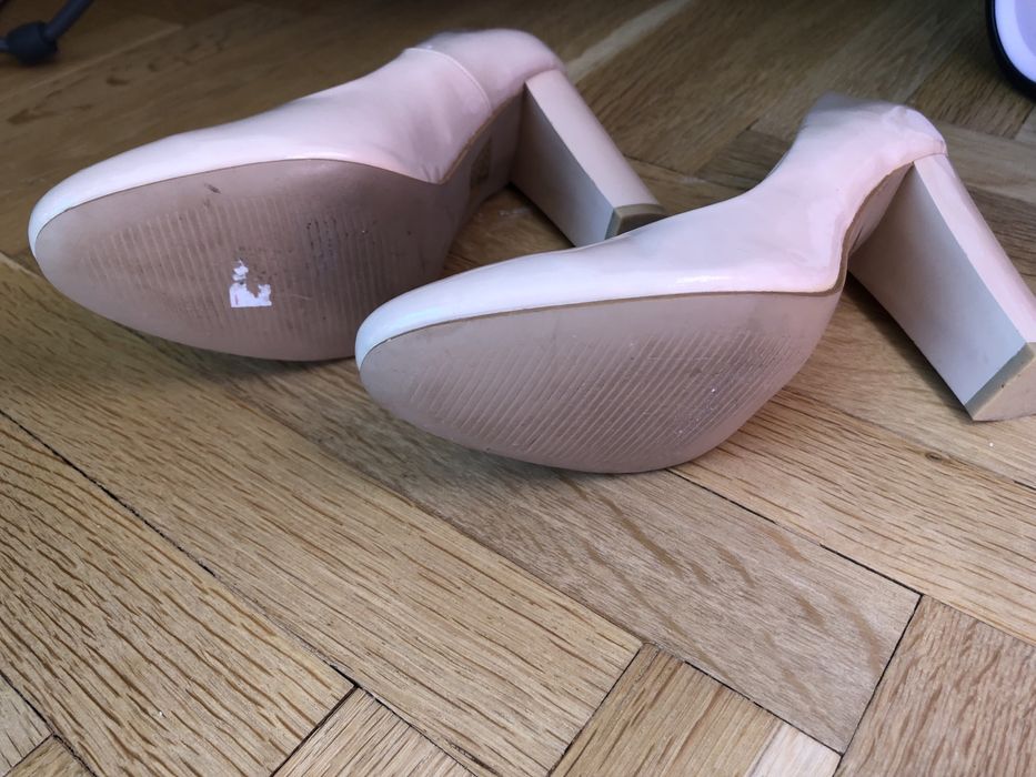 Дамски обувки лачена кожа цвят екрю 36 номер нови