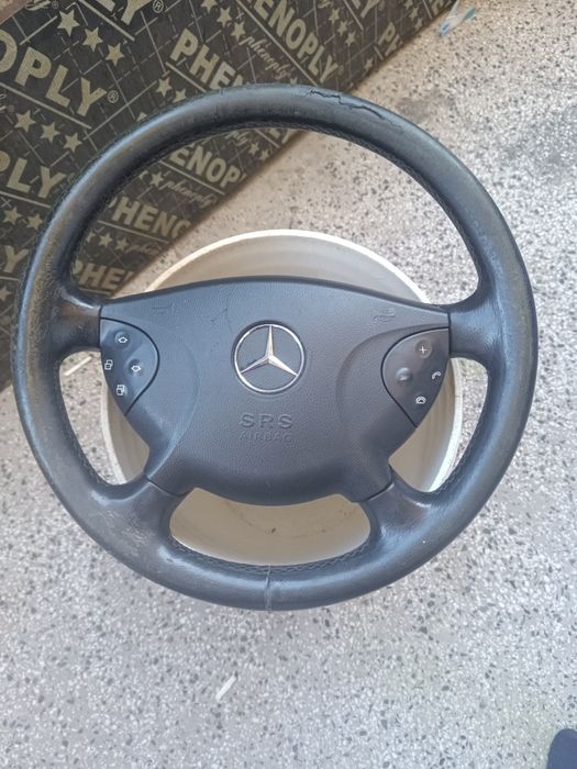 Продавам волан със Еърбег за Мерцедес w211