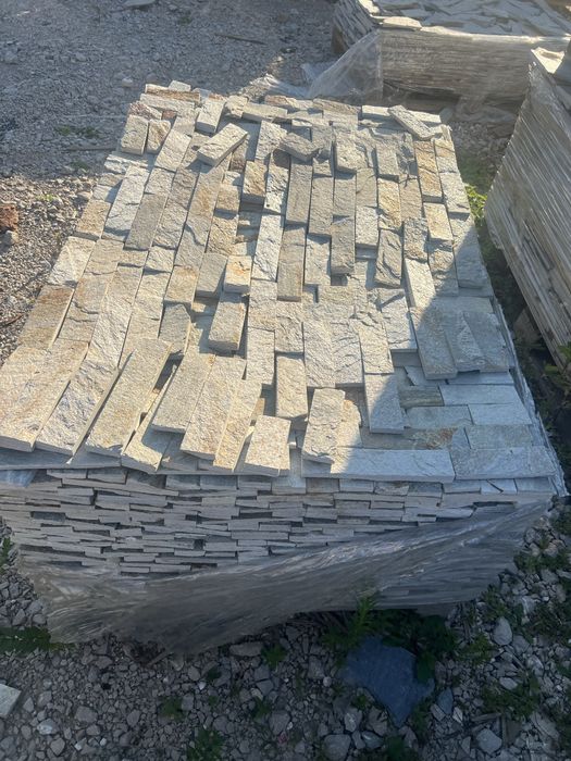 Piatra naturala poligonala si taiata foarte multe noante si dimensiuni