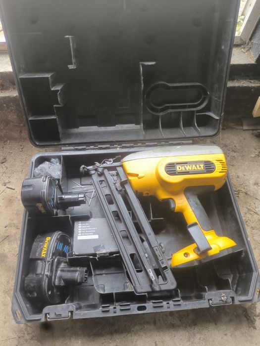 Pistol cuie Dewalt DC618 DEFECT