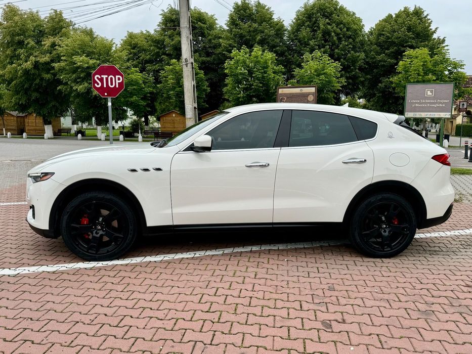 Maserati Levante Vând/ schimb Levante 3.0 benzină/4x4/perne