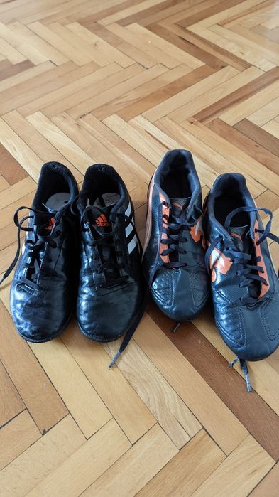 Ghete de fotbal, marimea 37