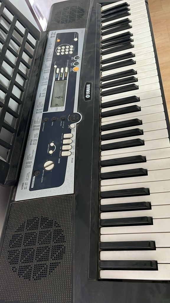Orga Yamaha ypt 210