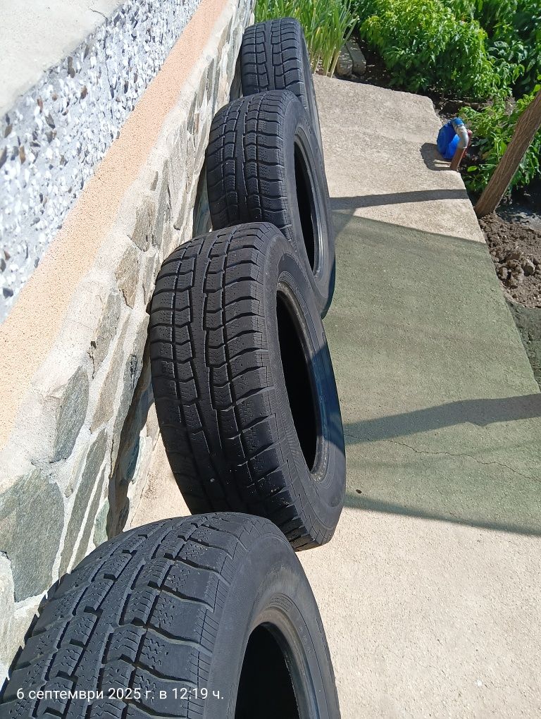 Зимни гуми 225/70 R16 discovery cooper M+S
