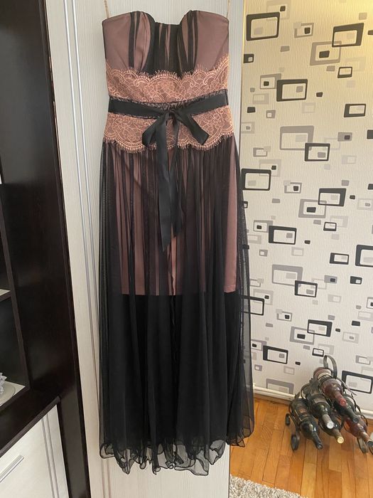 Rochie de gală corai cu voal negru