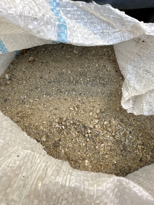 Nisip pentru tencuiala, sau altele.