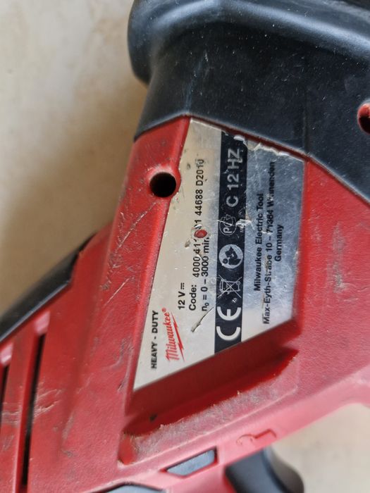 Milwaukee C 12 HZ - fierastrau