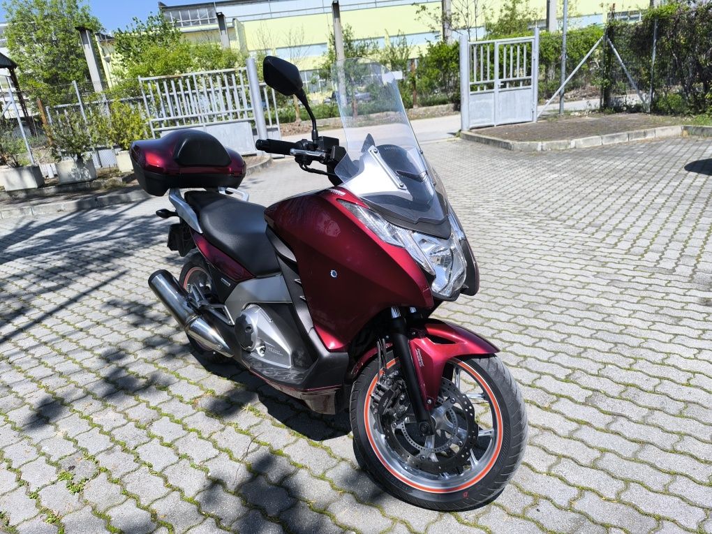 продавам Honda Integra 700i ABS
