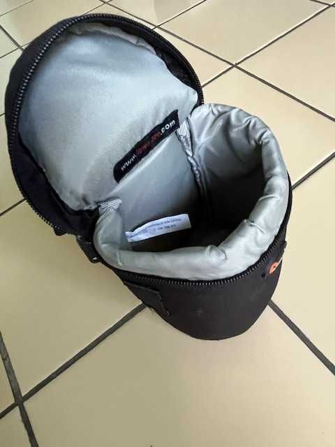 Lowepro чанта за фотоапарат + калъф/чантичка за обектив