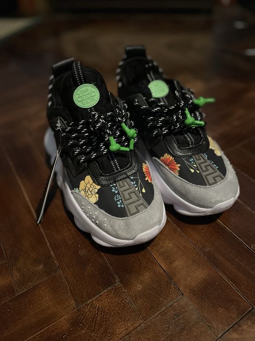 Vand versace chain reaction