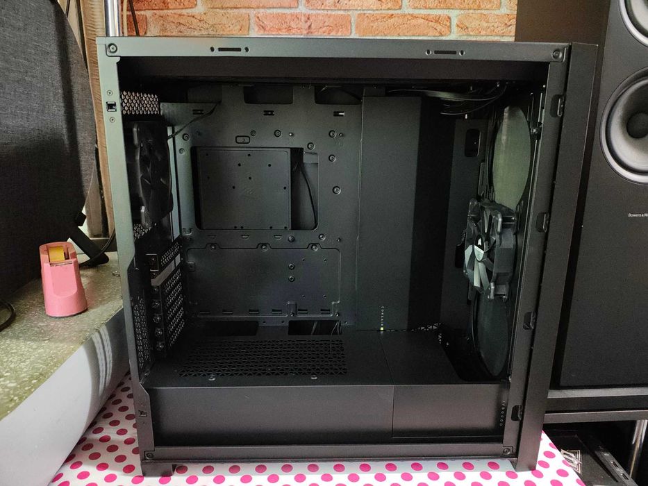 Carcasa PC Corsair 5000D Tempered Glass Black.