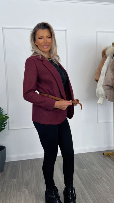 Sacou dama culoare burgundy detalii ce va scot in evidenta, calduros