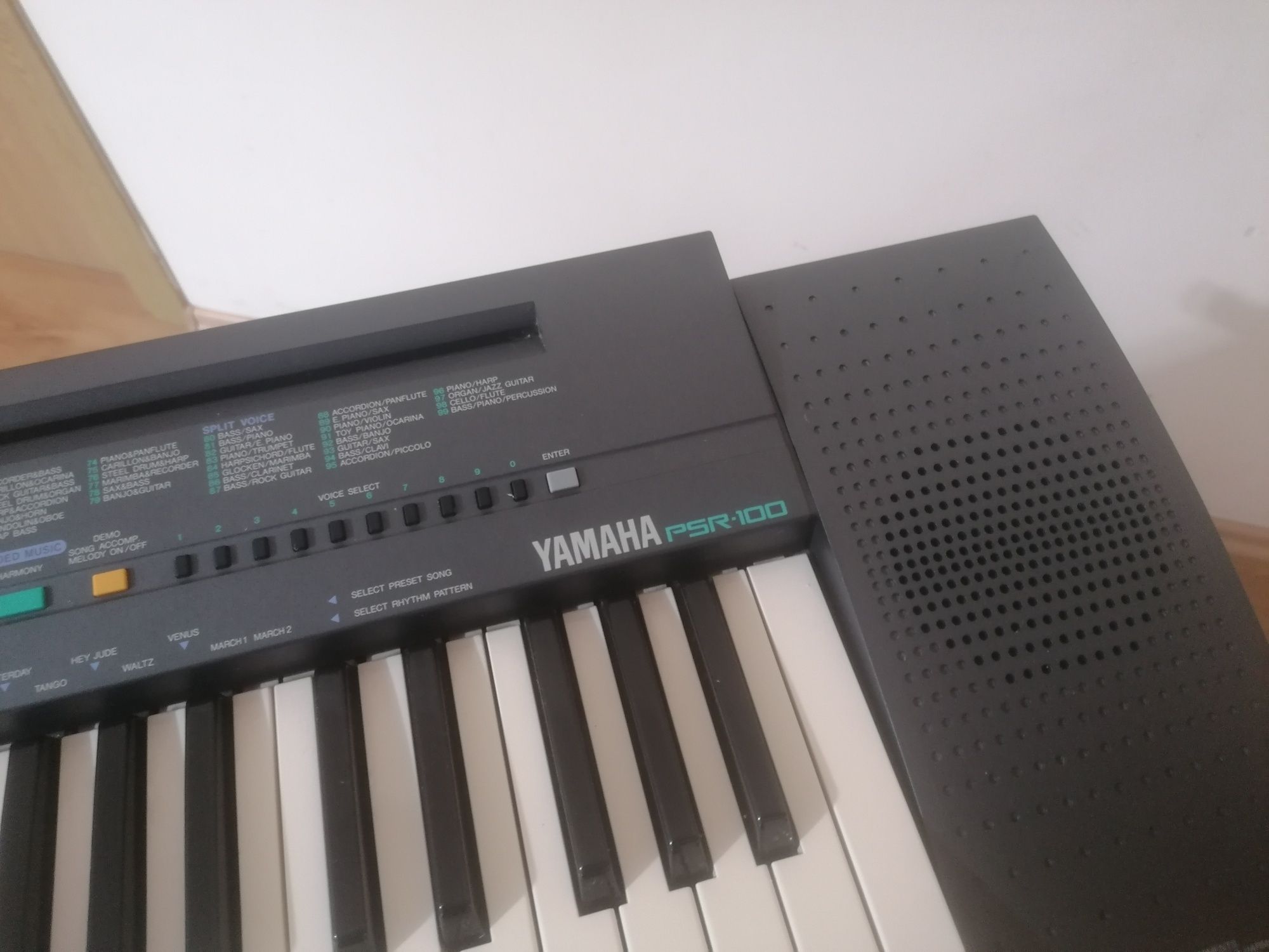 YAMAHA PSR 100  stereo polifonic