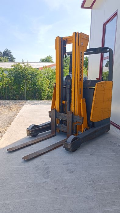 Стакер/и Linde L14 AP, Jungheinrich и палетни колички