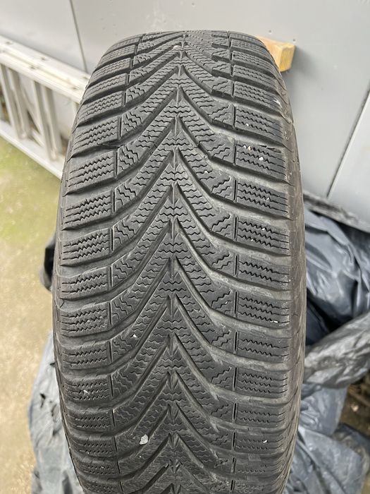 Cauciucuri de iarna cu jante de tabla originale si capace citroen c4