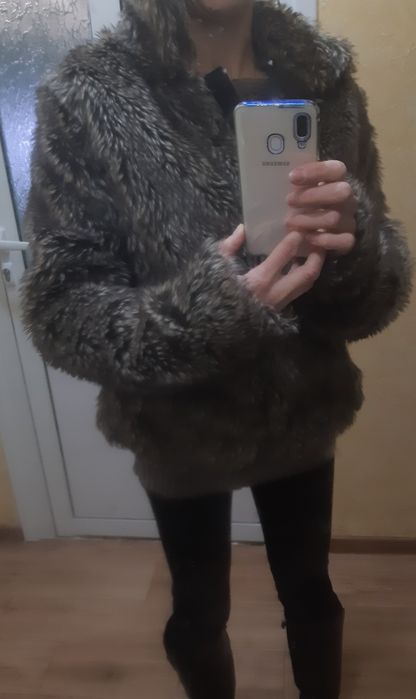 Късо палтенце в кафяв цвят р - р S/M