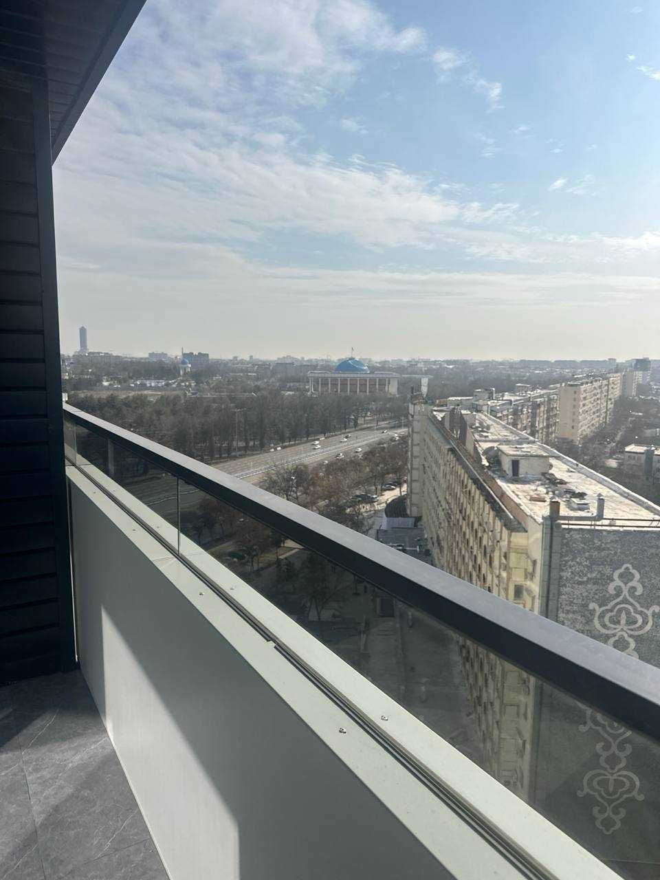 СРОЧНО ПРОДАЕТСЯ 2х ком квартира в ЖК "U-Tower"  48м2     14-этаж