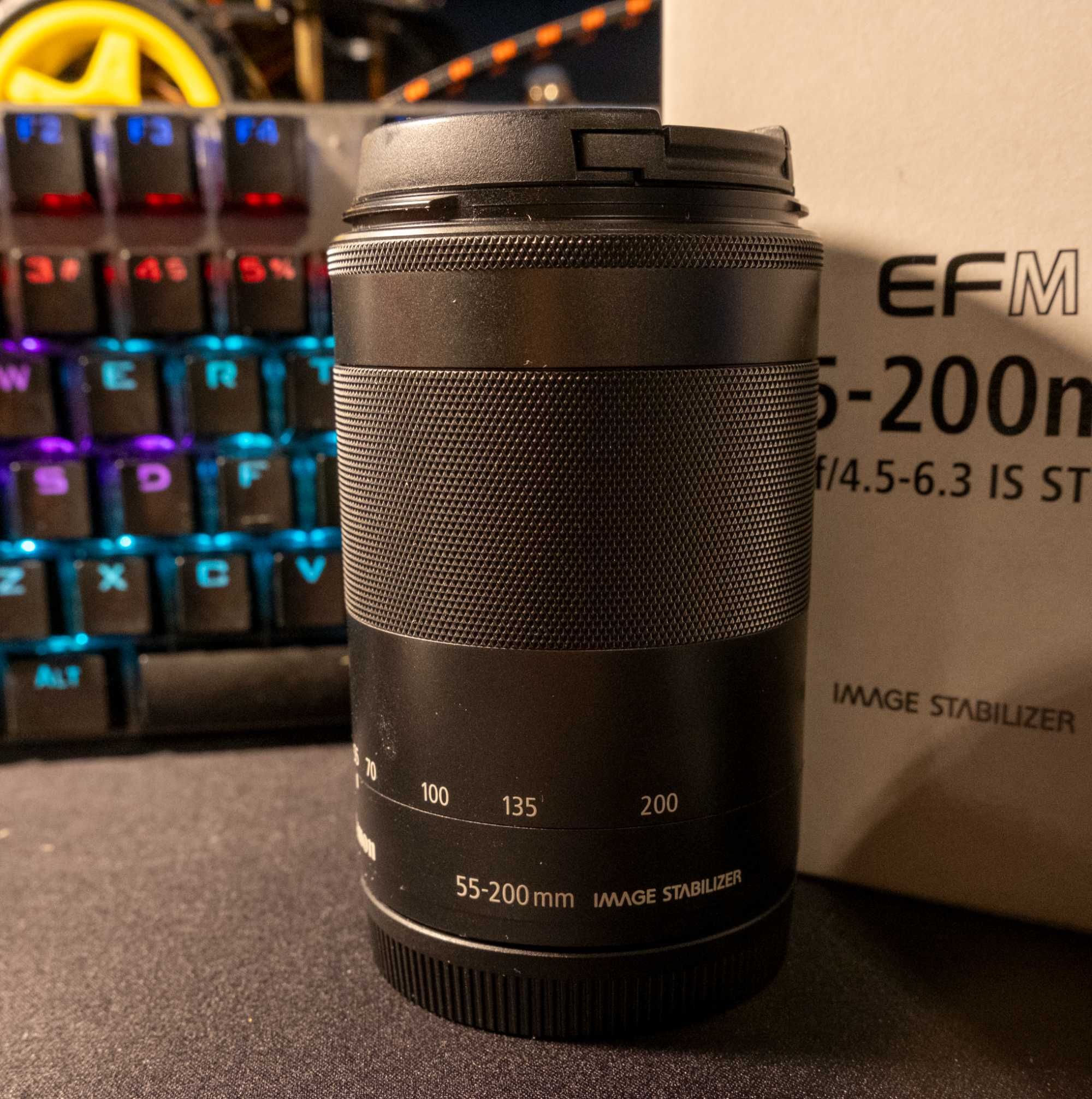 Canon EOS M50 Mark 1 + 2 обектива 15-45 китов и 55-200
