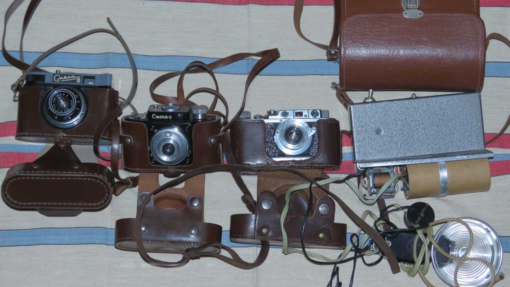 Mica colectie aparate foto vechi + blitz URSS CCCP USSR  toate 150 lei
