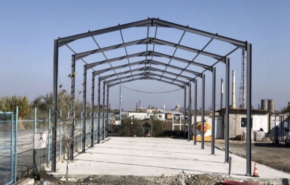vând structură metalică 8 m deschidere lungime 30 m din profil pe 160