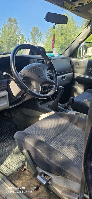 Vând Mitsubishi Pajero Sport
