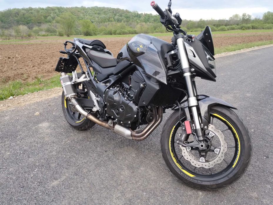 Honda Hornet CB 750 2023 Aerografiata cu 8600 km