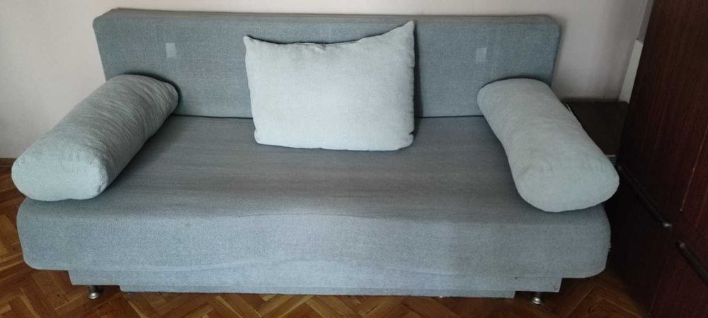 Разтегателен диван