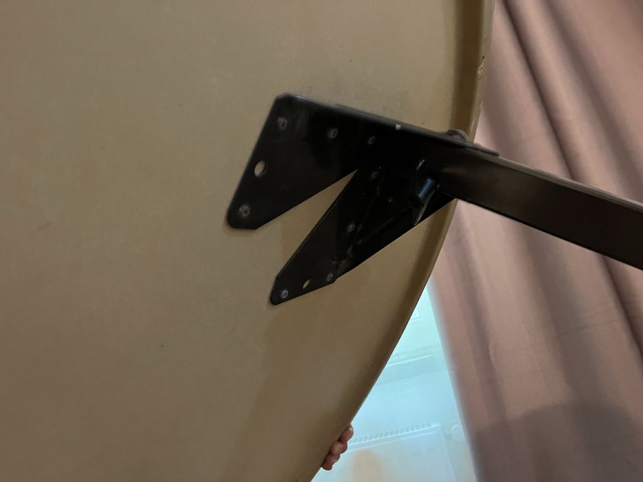 Masa rotunda facuta la comanda