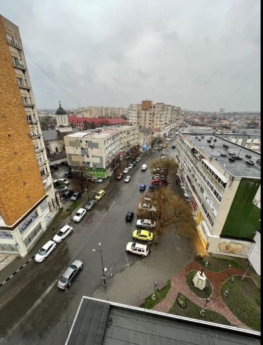 Închiriez apartament