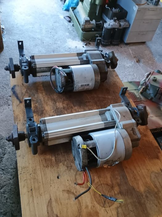 Motor electric cu reductor  24 v 4a raport 1:41 , 115 rpm
