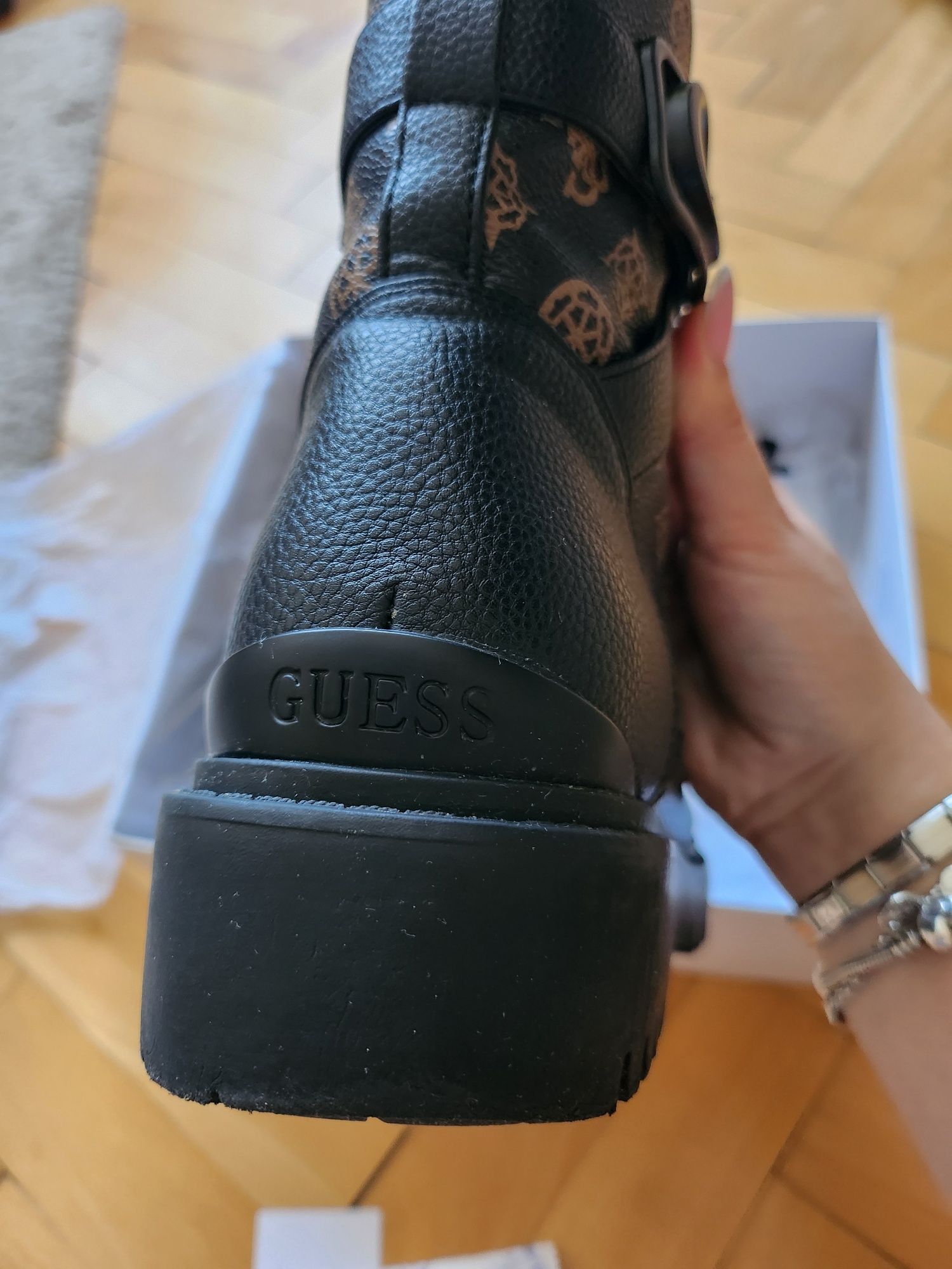 Боти Guess, 38 номер