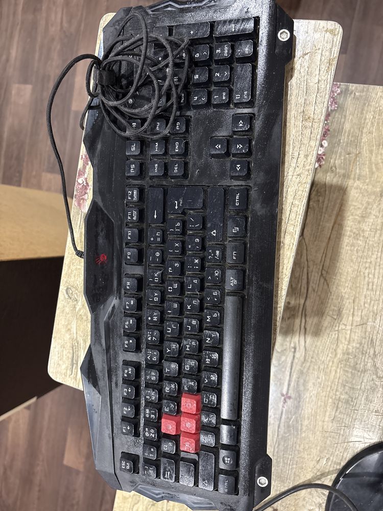 Монитор LG, клавиатура bloody