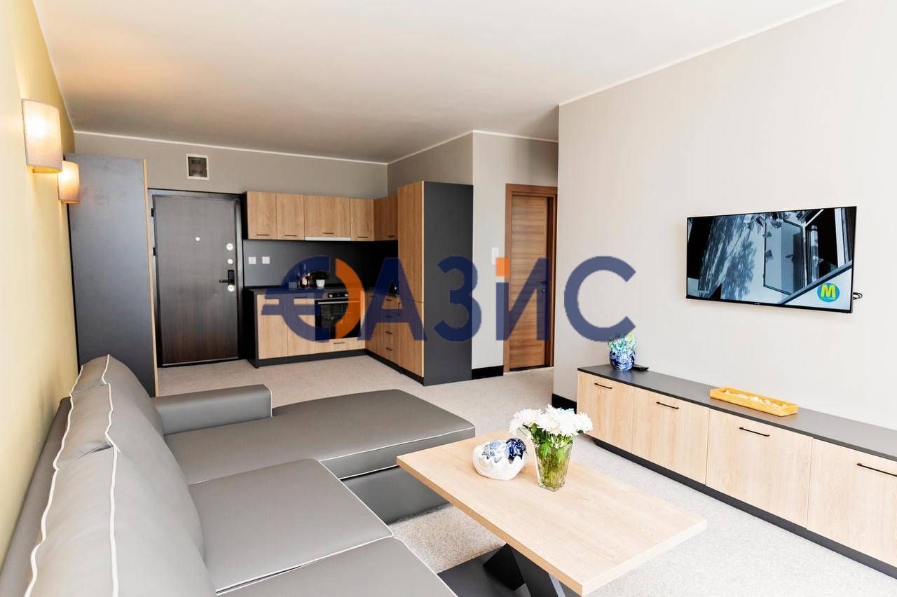 Продава се Хотел в к.к. Слънчев бряг - 8000 кв.м за 688 €/кв.м - Снимка #11