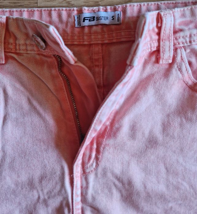 Fustă scurtă din jeans roz