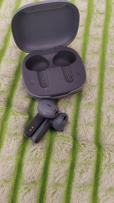 Продам Наушники JBL