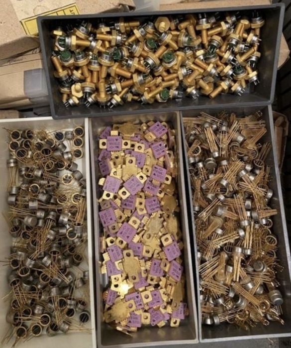 Лом плат и компьютеров СССР