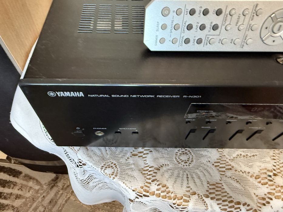 Yamaha R-N301 съерео