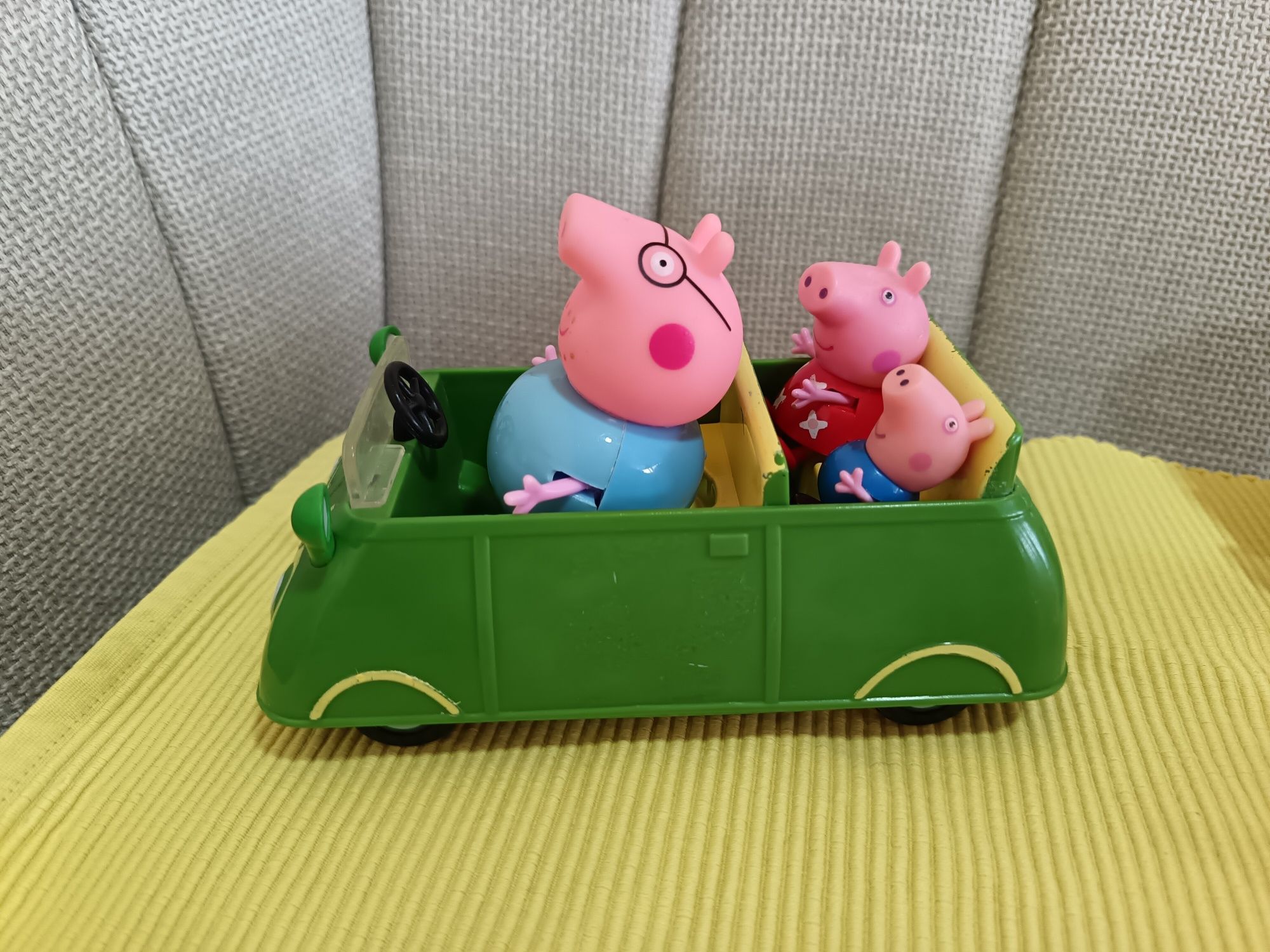 Оригинални играчки на Peppa pig и Paw Patrol