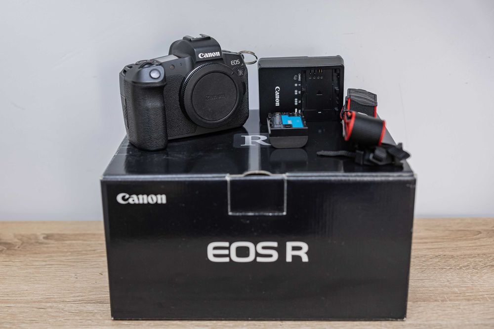 Vand Canon EOS R, 30MP