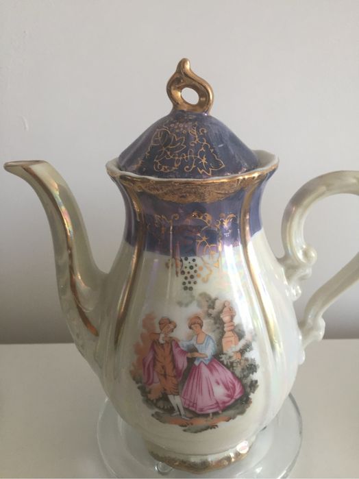 Ceainic,zaharniță si lăptier