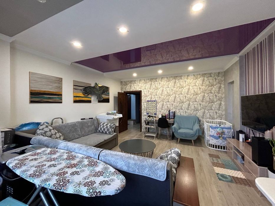 Продается 3х ком квартира. Метро айбек. Ултца Афросиаб 3/6/9