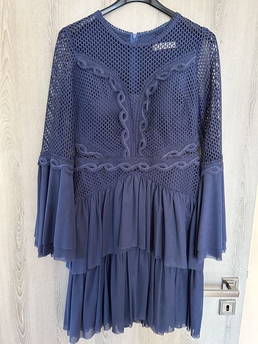 Официална рокля